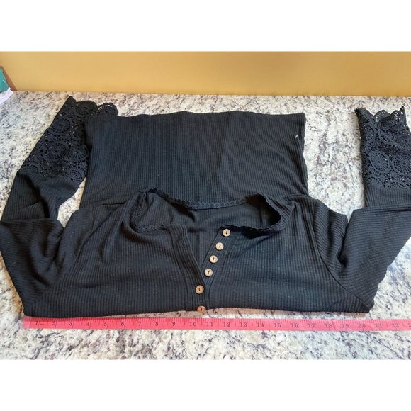 Womens Henley Top Large Black Bell Sleeve Crochet Cuffs Button Ribbed Knit Goth - Picture 4 of 8